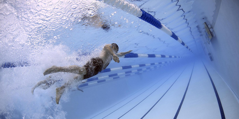 piscina e capelli