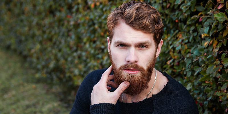 uomo barba capelli